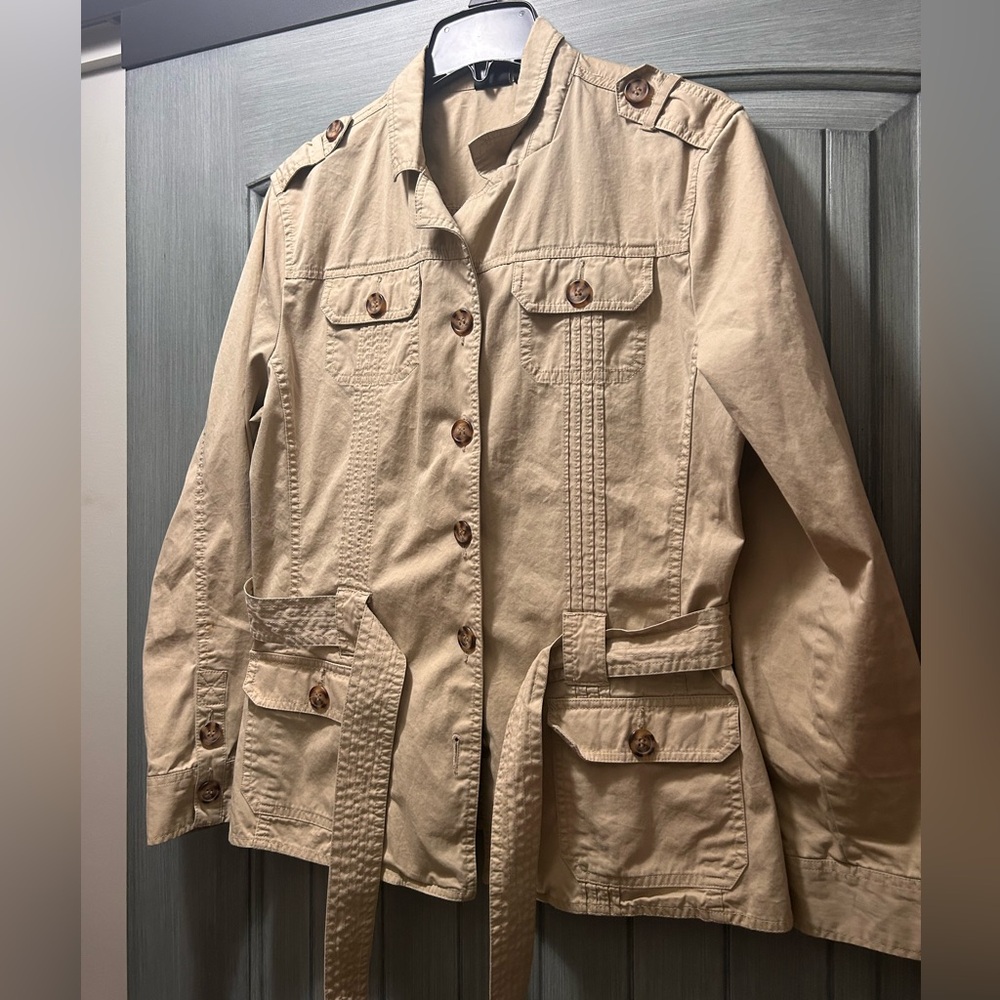 Woman’s lightweight jacket